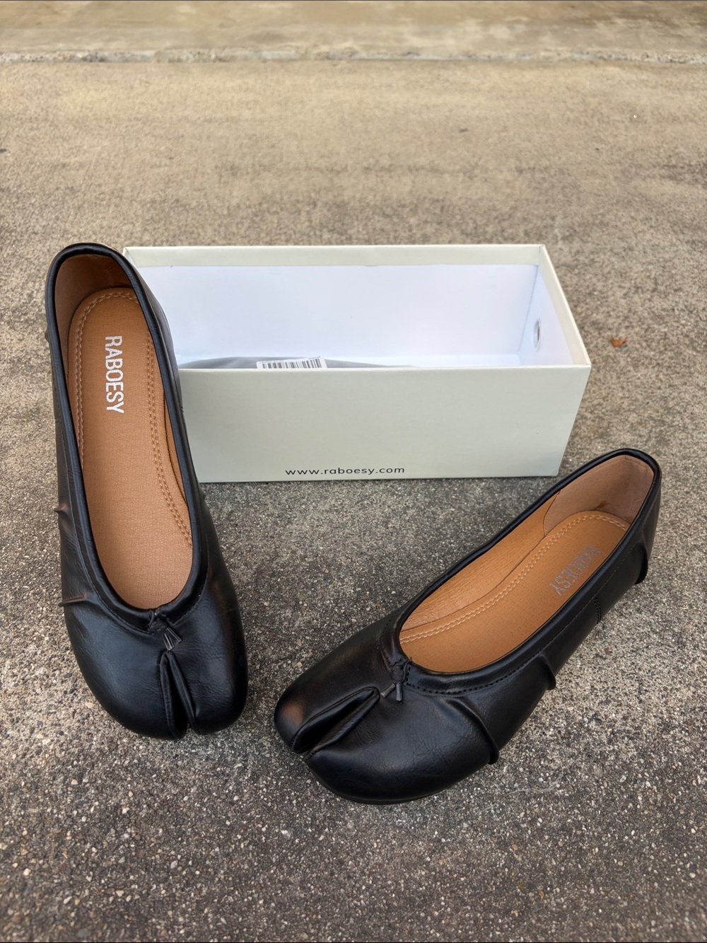 RABOESY Tabi Ballet Flats NEW Black Split Toe Shoes + Ribbed Tabi Socks